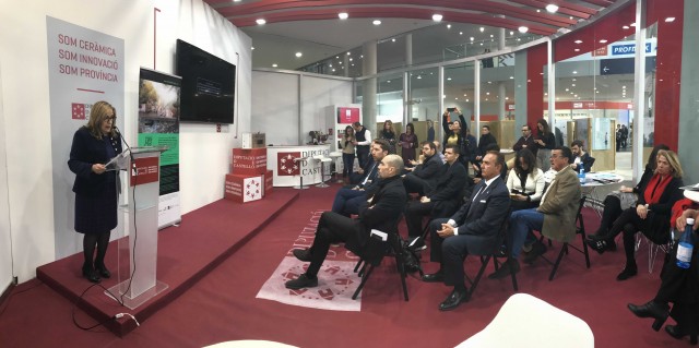 Benicàssim exhibe el proyecto Life-Cersuds, un innovador pavimento cerámico antiinundaciones