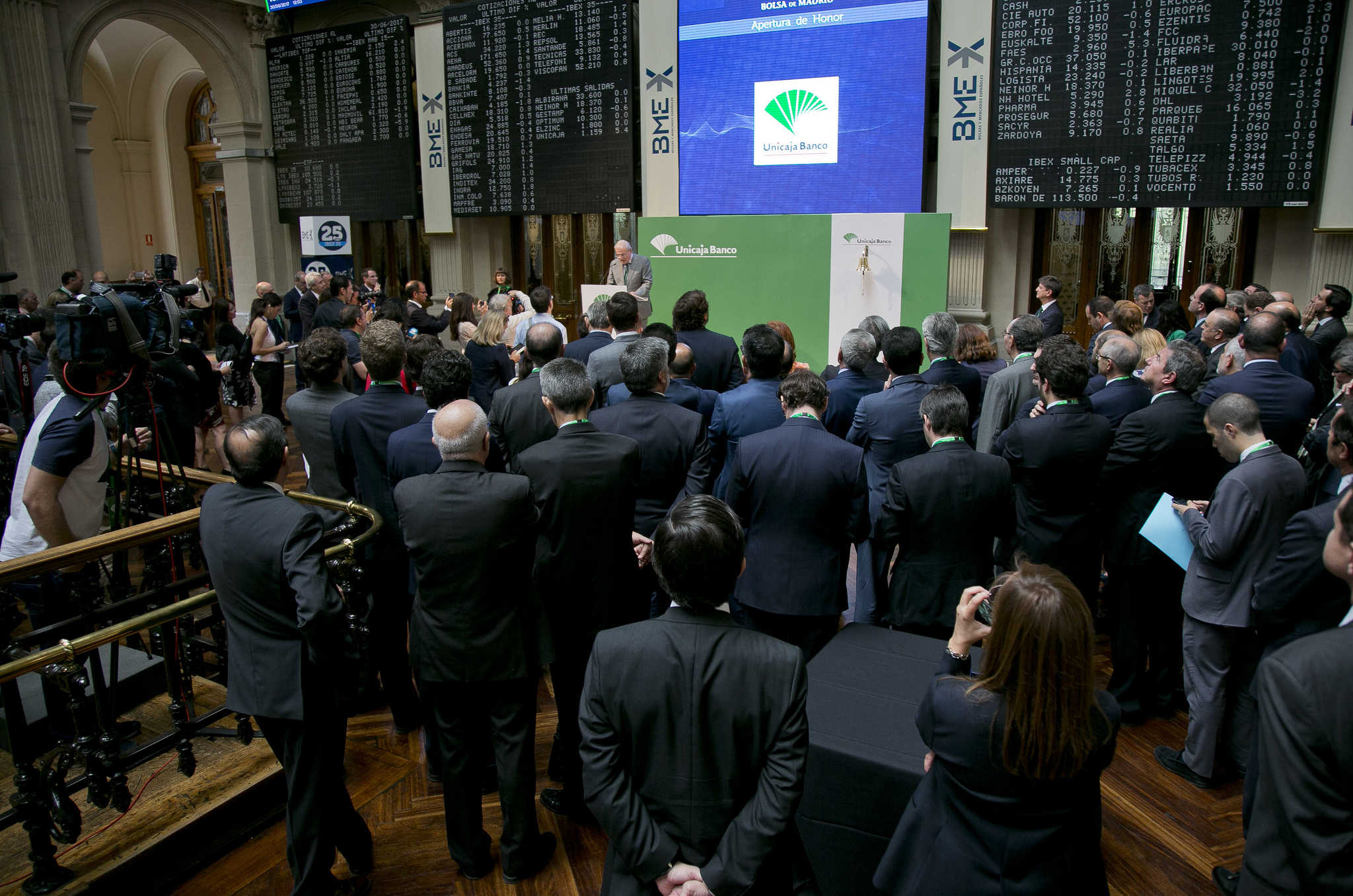 Unicaja Banco, 'farolillo rojo' de la bolsa y cerca de ser una 'penny stock'