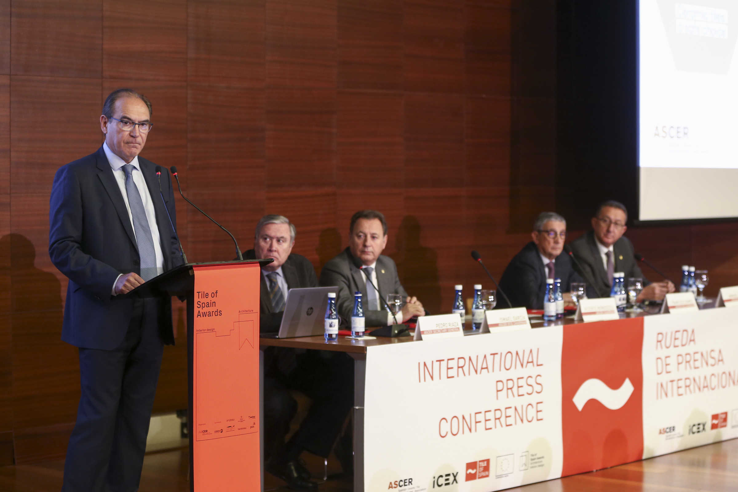 Argelia decide elevar las trabas arancelarias y cierra su mercado al azulejo español