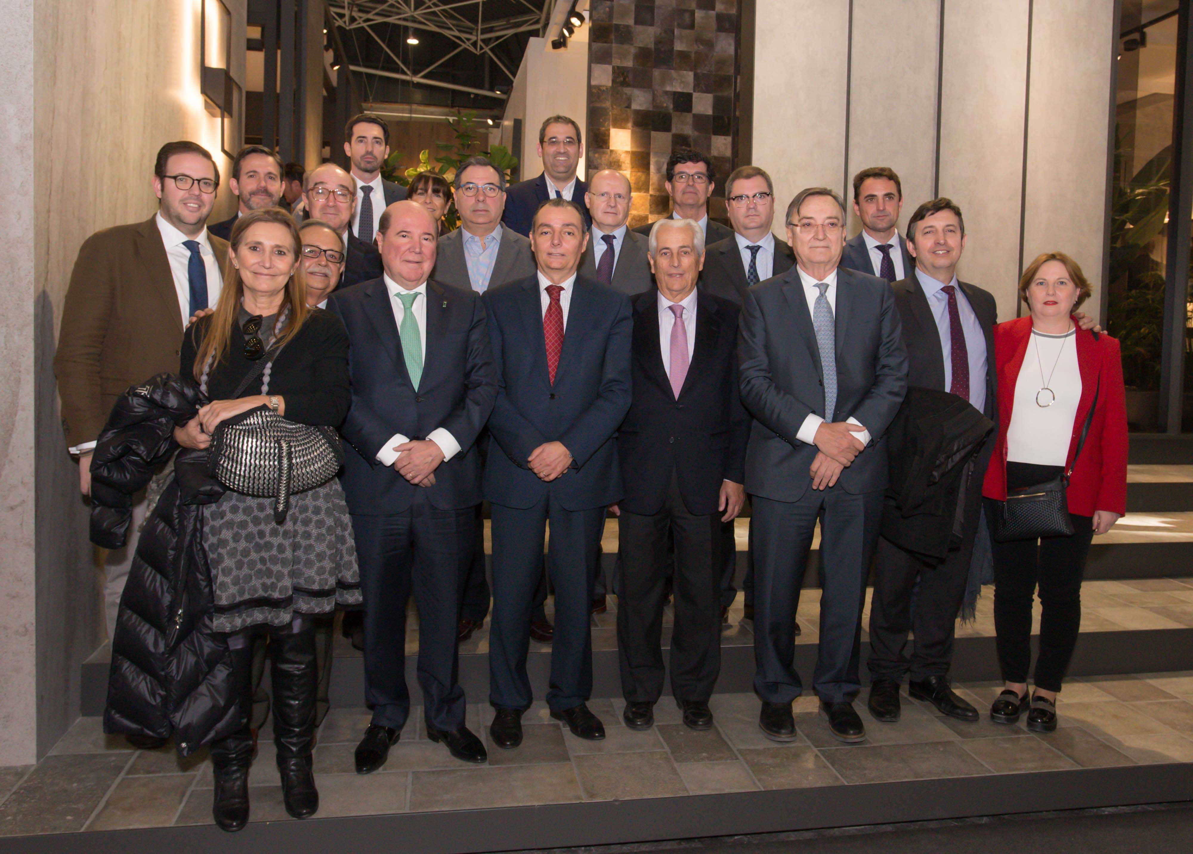 La CEV destaca los beneficios del acceso norte al Puerto de València para los intereses del azulejo