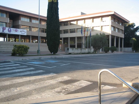 Los Maristas de Alicante se garantizan el concierto de bachillerato dos años, pero deben poner la fianza