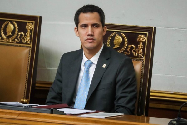 El Tribunal Supremo de Venezuela aprueba la prohibición de salida del país de Guaidó