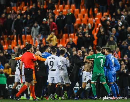 Acta del Valencia CF - Getafe: Diakhaby, Damián, Bruno y Mata acabaron expulsados 