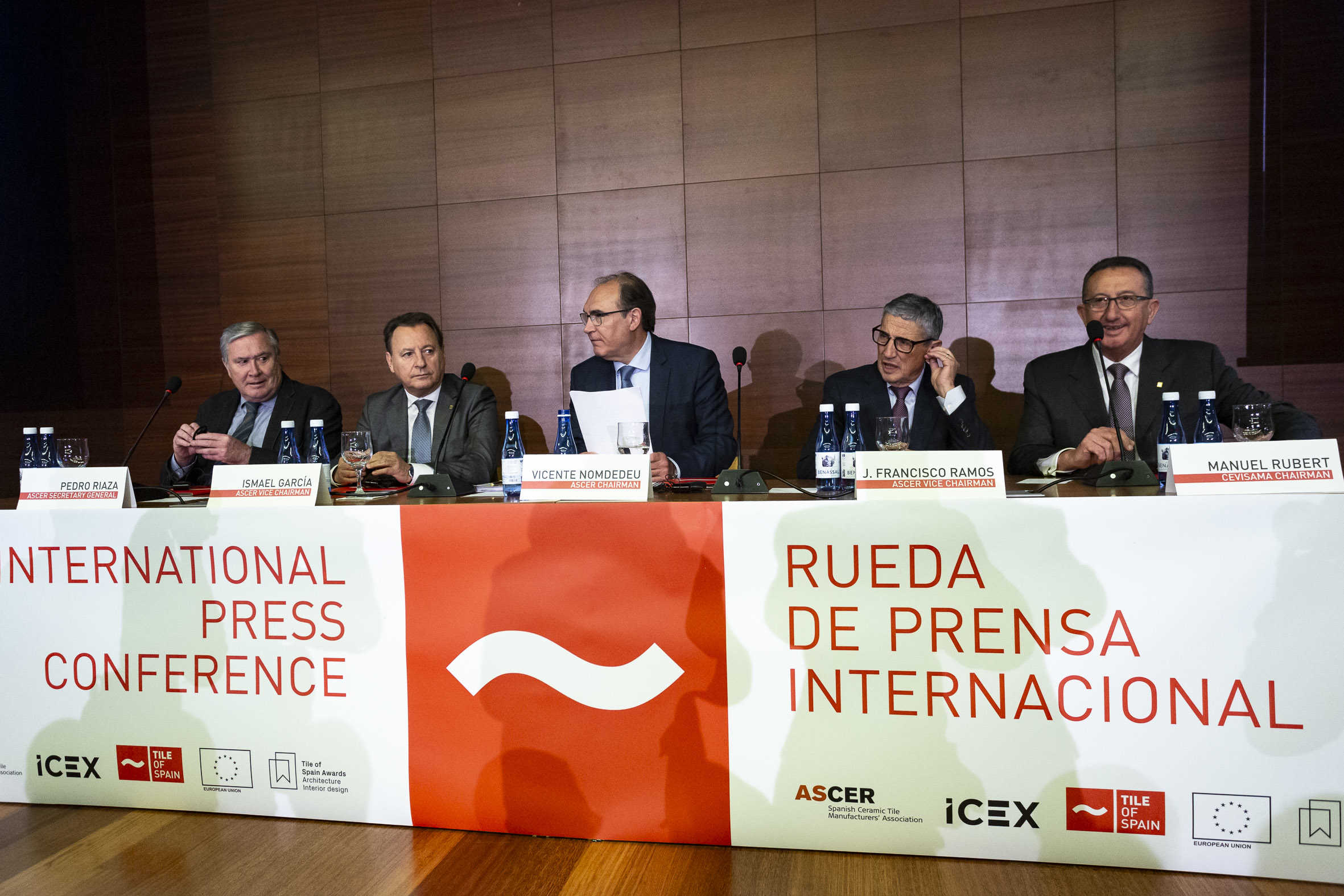 Los máximos responsables de Ascer, en Cevisama. - 