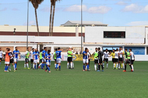 Los jugadores del Ontinyent dan por segura la desaparición del club

