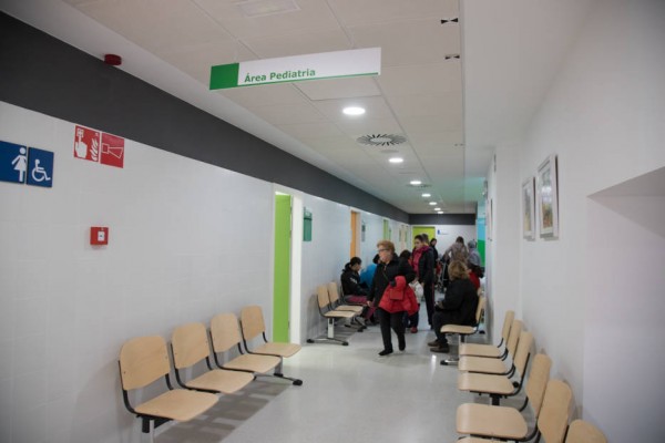 Los centros de salud de Bigastro y Dolores renuevan sus áreas de consulta y de enfermería 
