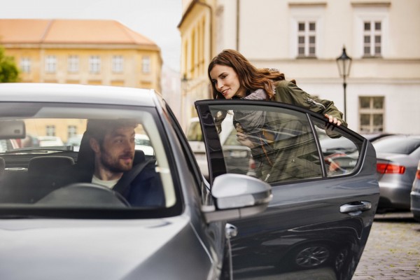 Uber arrancará en Alicante con 20 conductores: estos son los requisitos para ser uno de ellos