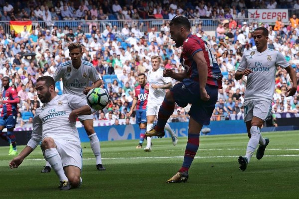 Un Levante luchador desquicia al Real Madrid