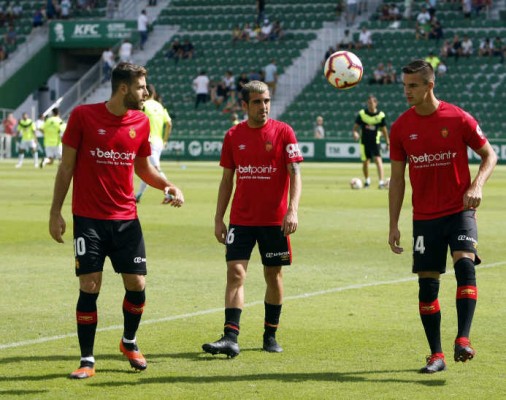 El Elche cierra la cesión del delantero Carlos Castro 