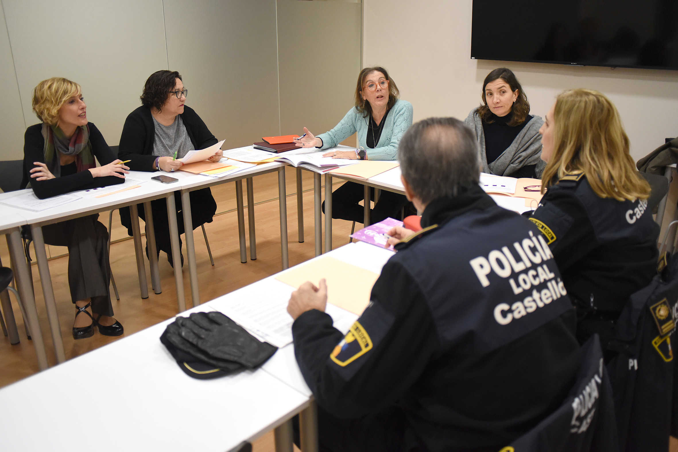 La Policía y la Concejalía de Igualdad acuerdan mejorar el abordaje de la violencia machista