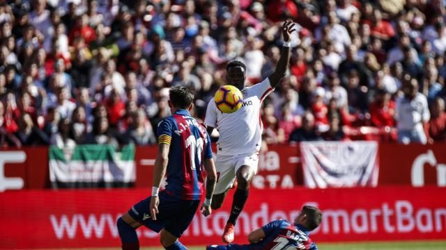 El Levante se lleva una manita del Sevilla en una segunda parte para olvidar