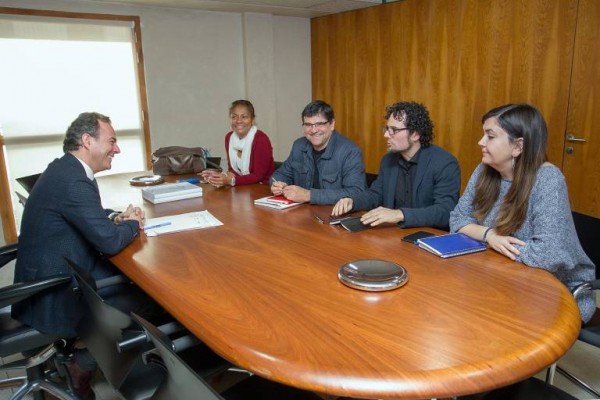 El PP intensifica el 'cortejo' para sumar los votos de Guanyar y Sepulcre al presupuesto