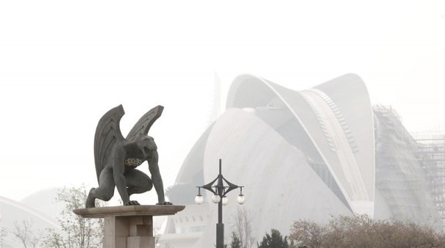 Los dragones de València cuentan sus experiencias en inglés en una visita guiada por sus guaridas
