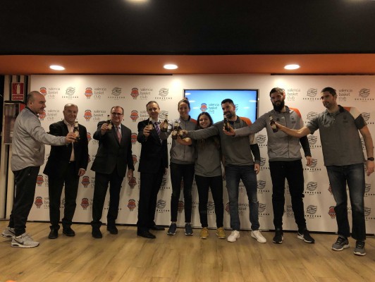 Valencia Basket y San Miguel renuevan su acuerdo por un año y amplían al equipo femenino