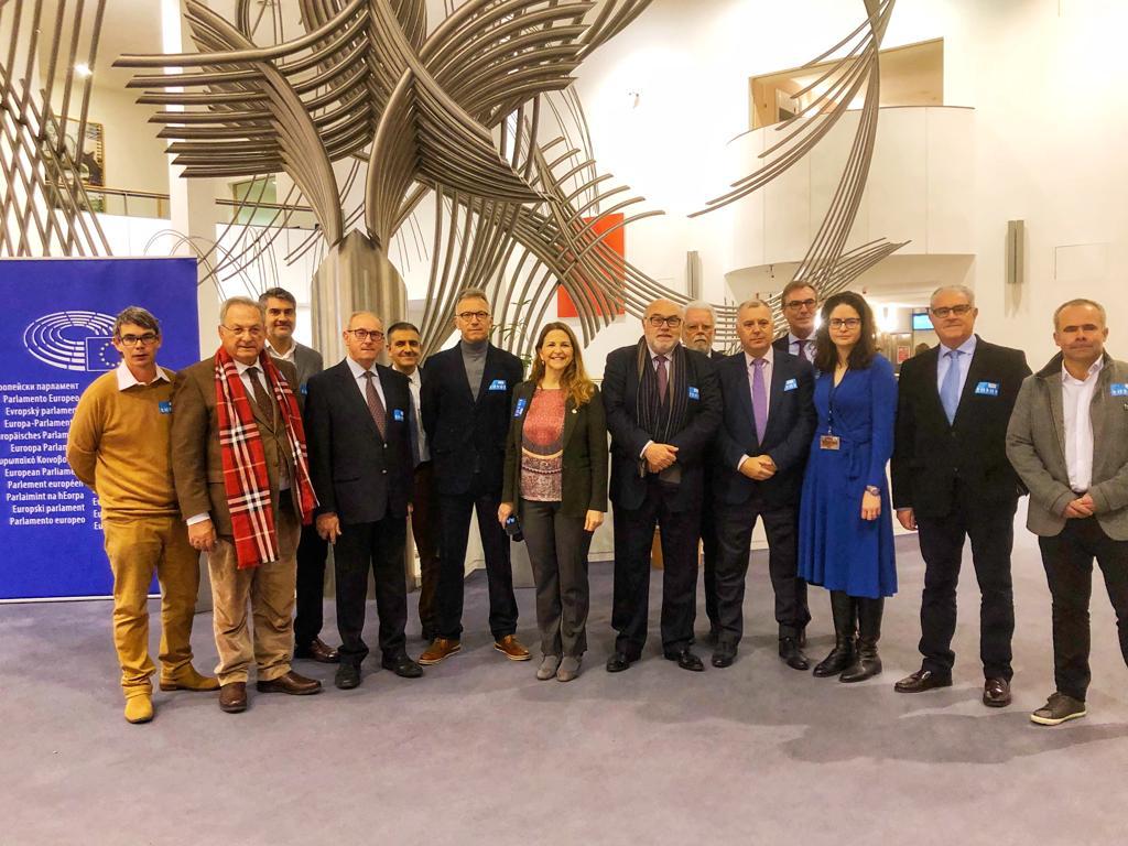 La Comunitat pide a Bruselas que sea sensible a la crisis del sector citrícola 