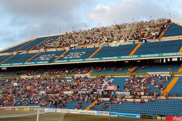 Los abonados del Hércules pagarán para asistir al derbi