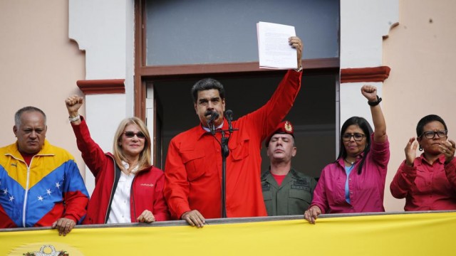 La cúpula militar ratifica su apoyo a Maduro y denuncia una 