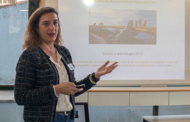 Araceli de Frutos trae el optimismo al Foro de Asesoramiento Patrimonial de la FEBF