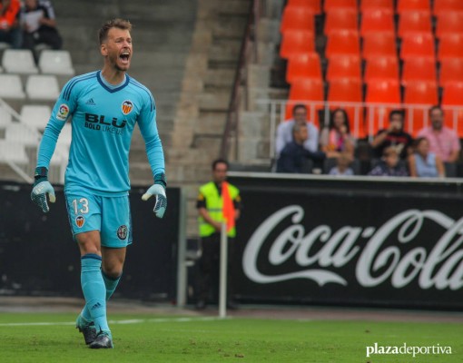 El Valencia empieza con 180 minutos sin recibir gol en casa 9 años después