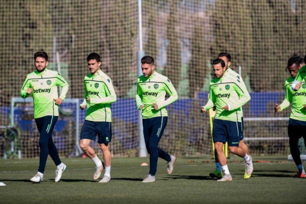 La plantilla regresa al trabajo con una doble sesión
