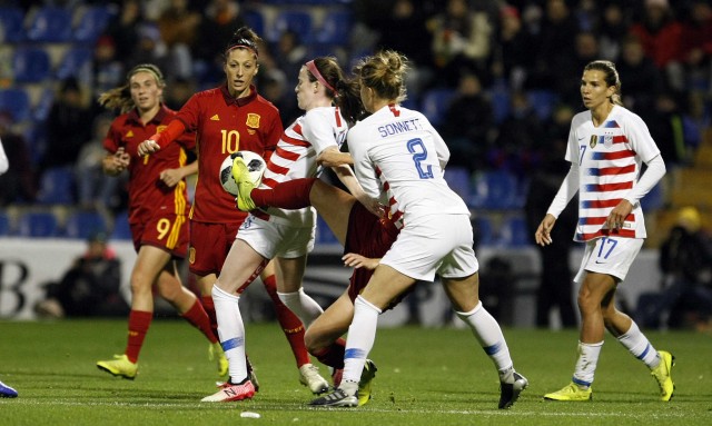 España cede ante la superioridad de Estados Unidos
