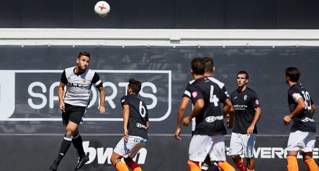 El Mestalla quiere pero no puede ante el Atlético Baleares 
