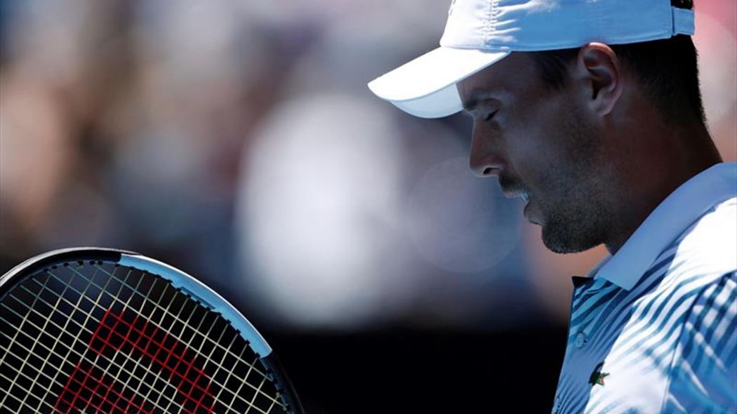 Un digno Bautista se despide en cuartos frente a Tsitsipas