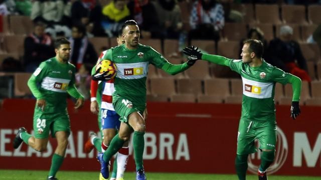 El Elche no puede con el líder Granada