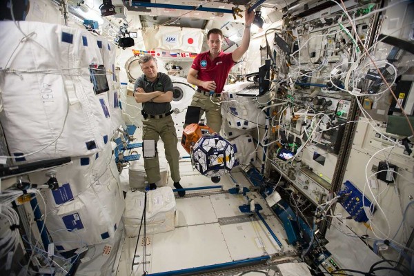 La UA acoge por primera vez en España el concurso de robótica creado por la NASA y el MIT
