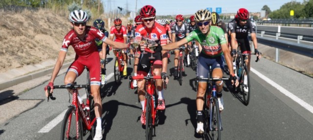 Froome se proclama vencedor de la Vuelta; el esprint de Madrid, para Trentin