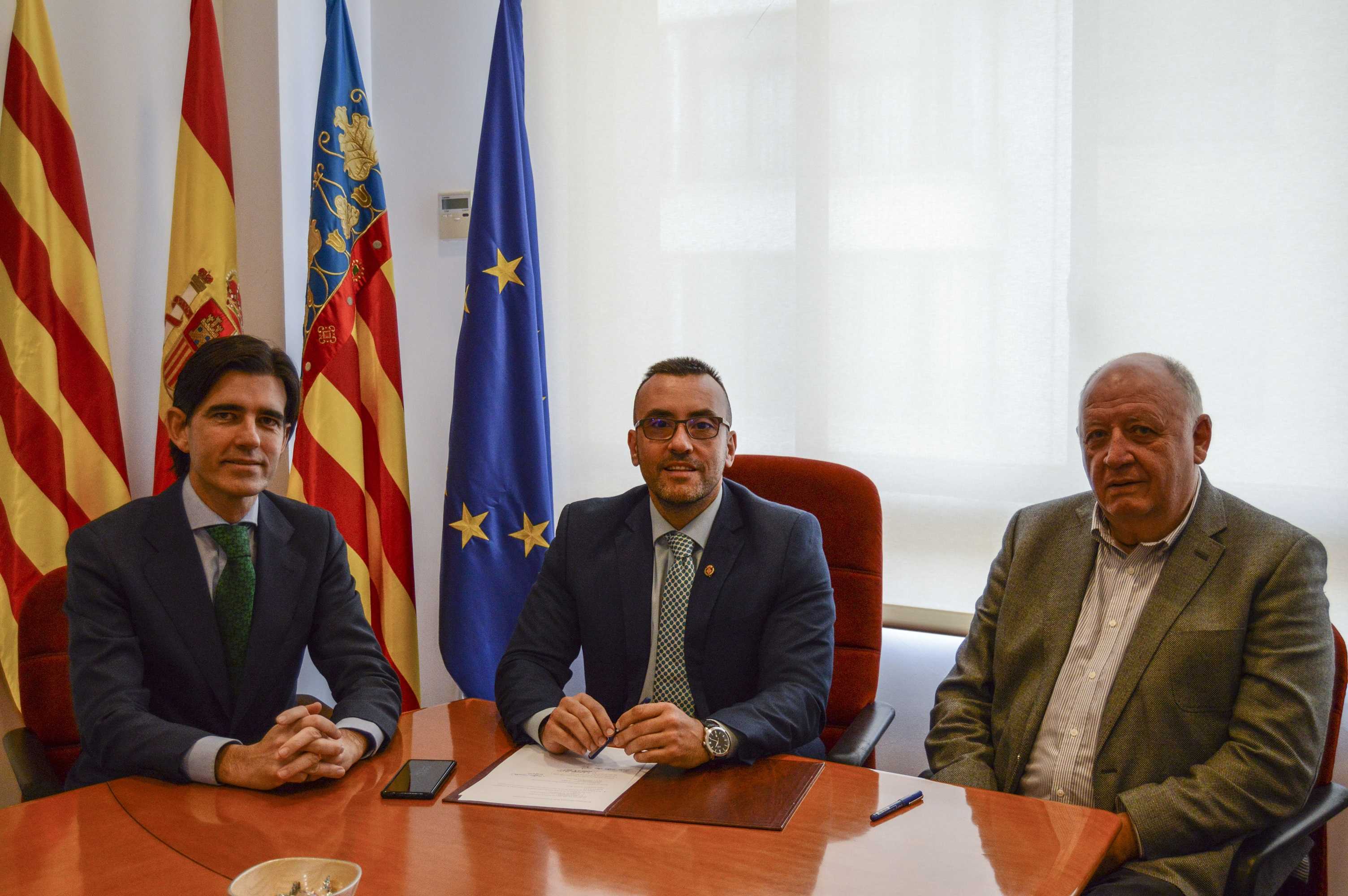 Vila-real y el Villarreal CF cederán instalaciones al CEU para crear Ciencias del Deporte en la ciudad