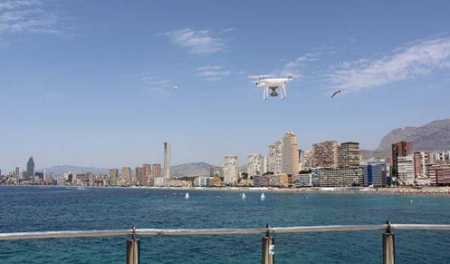 Benidorm elige a la valenciana Quaternium Technologies para su nuevo dron