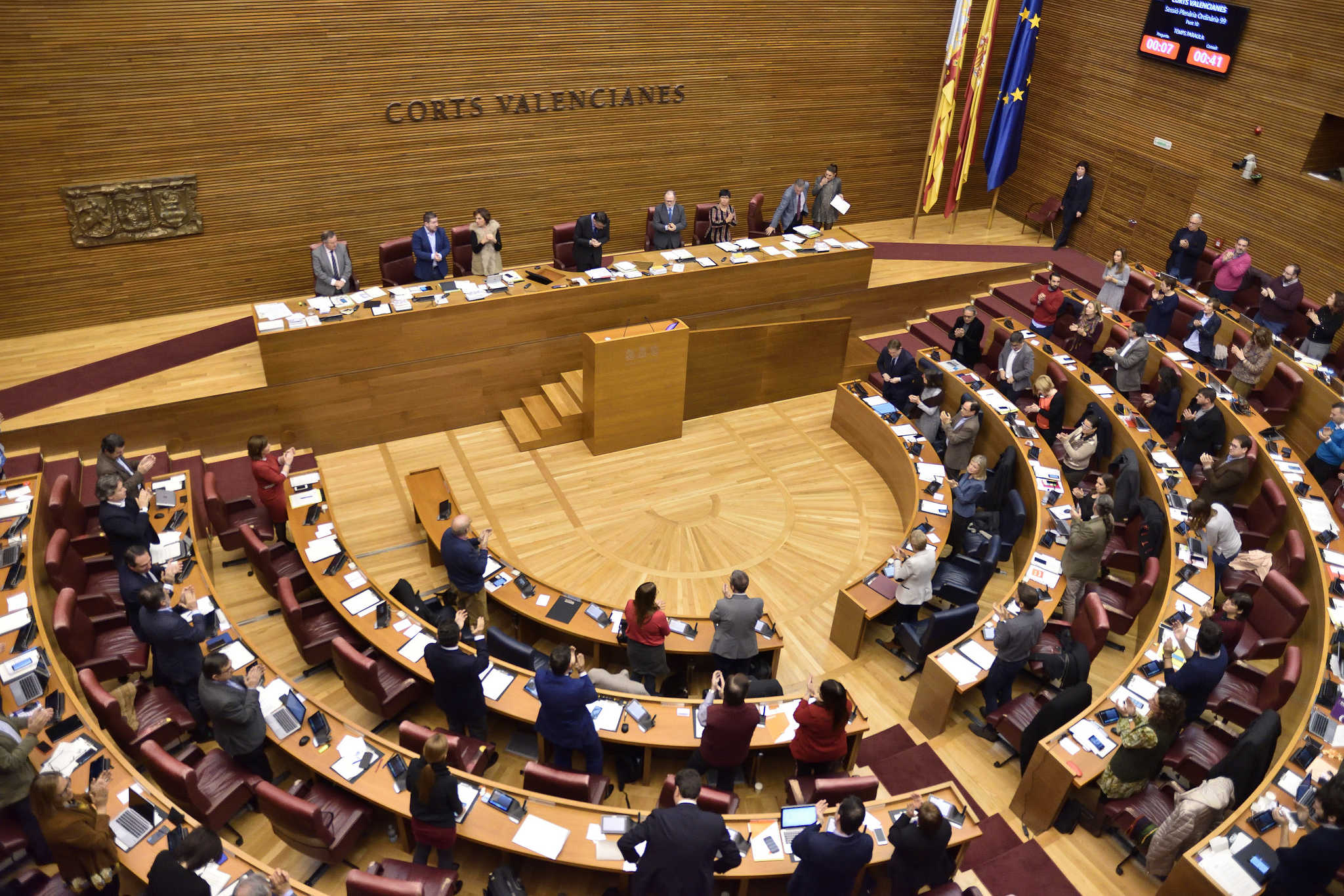 Les Corts disueltas pagarán más de 560.000 euros a los grupos en plena campaña electoral