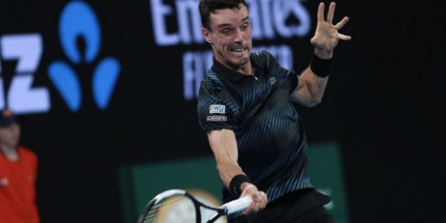 Bautista no afloja y elimina a Khachanov en tercera ronda