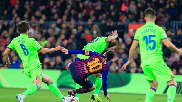 El Barça elimina al Levante a la espera de saber si prospera la denuncia granota