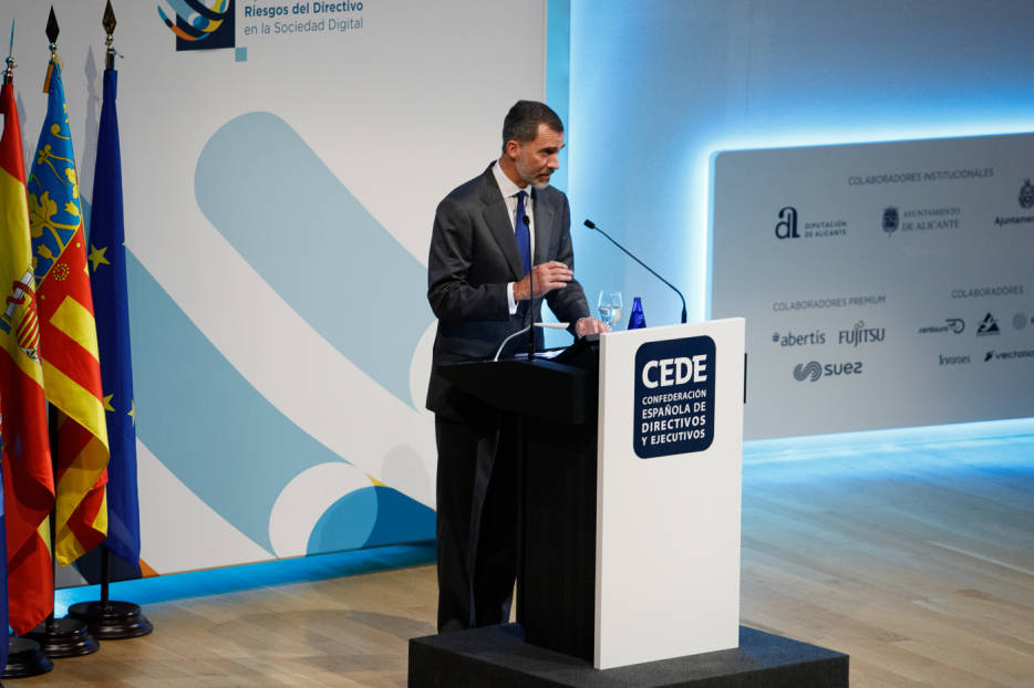 Lleno absoluto para soplar las velas de la CEV con Calviño, Garamendi y el Rey Felipe