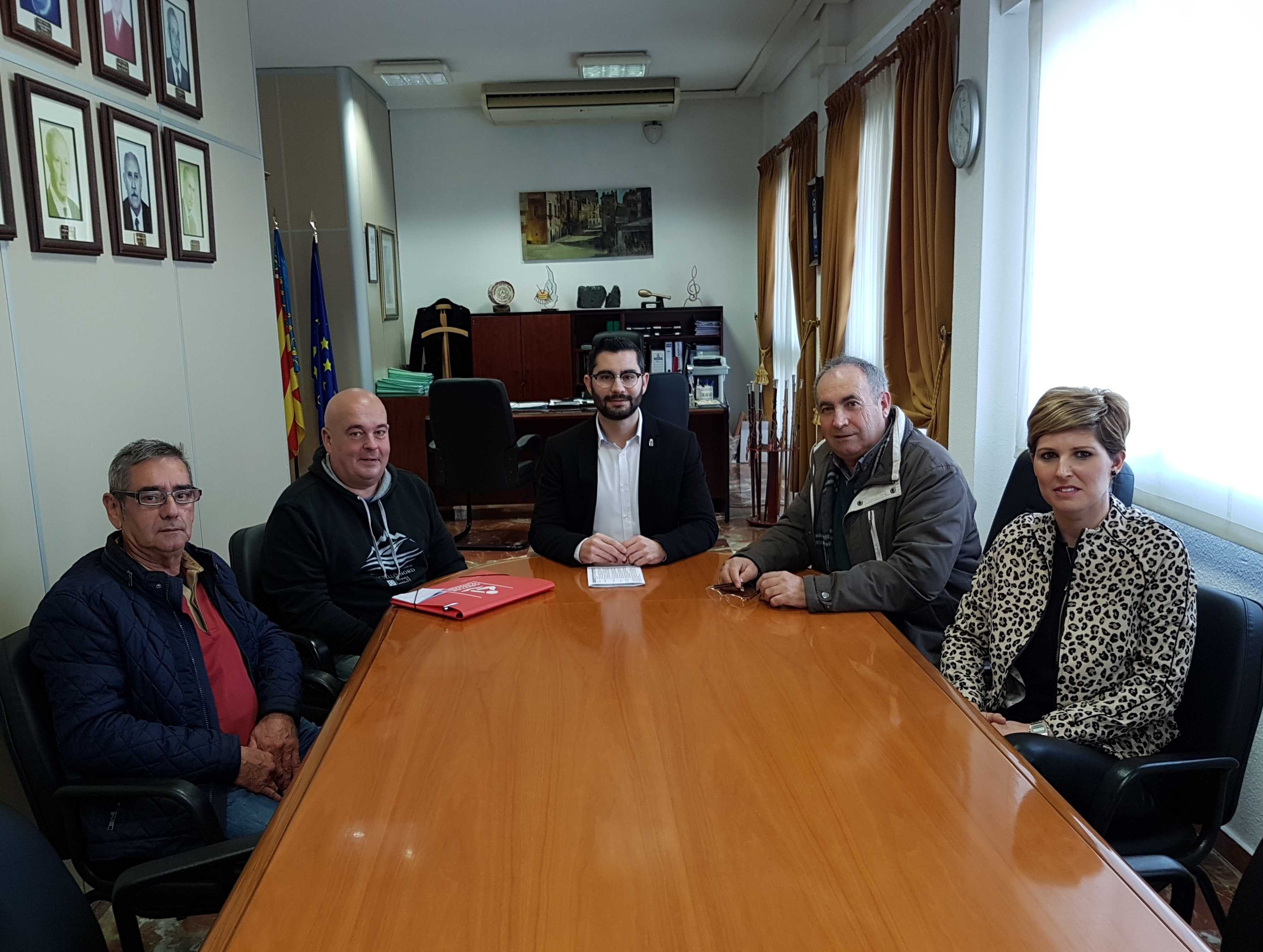 El Ayuntamiento de l’Alcora amplía su colaboración con la associació de paranyers Apaval