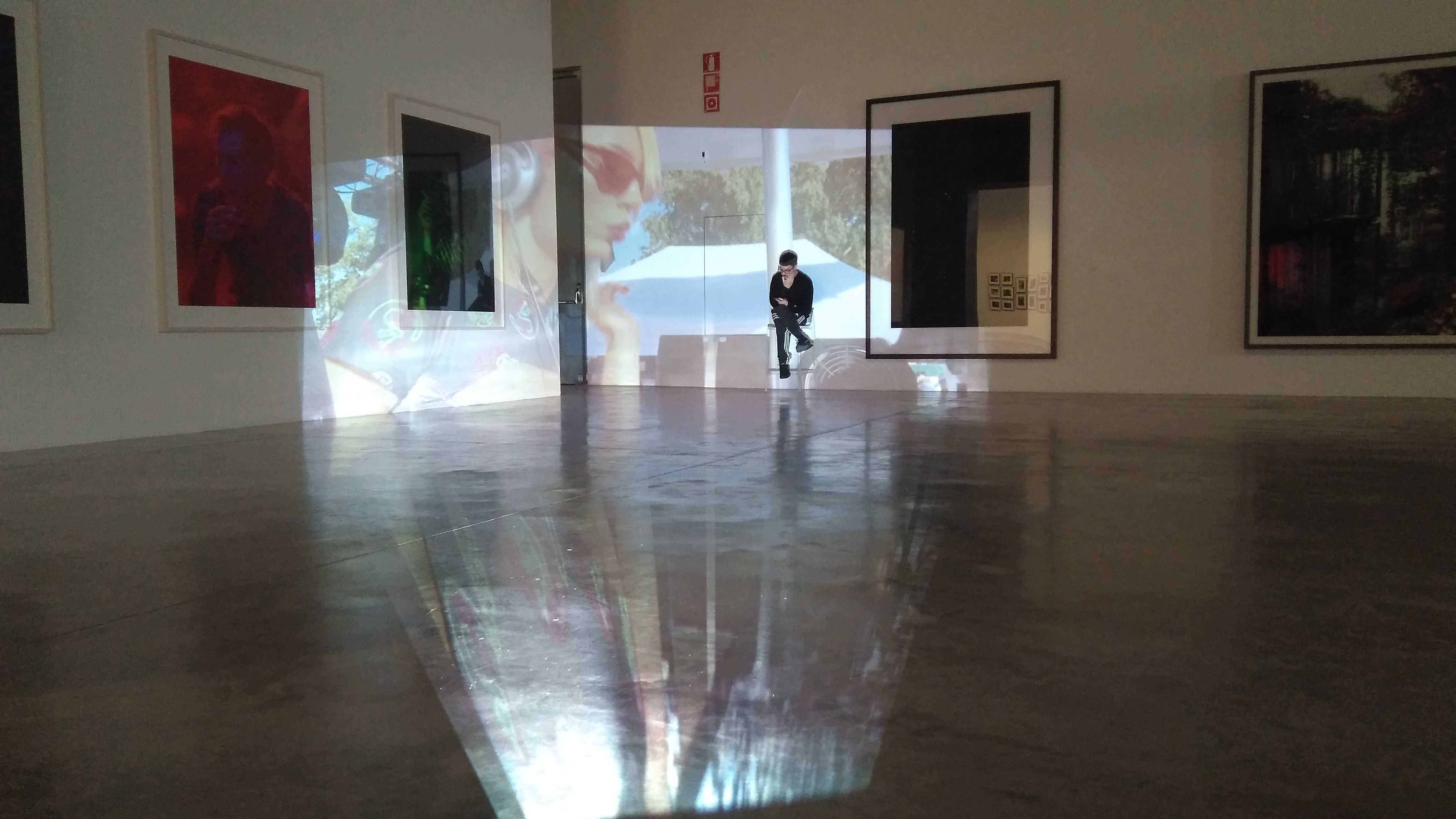 Bombas Gens ofereix visites guiades que relacionen l’art amb el techno i la nit