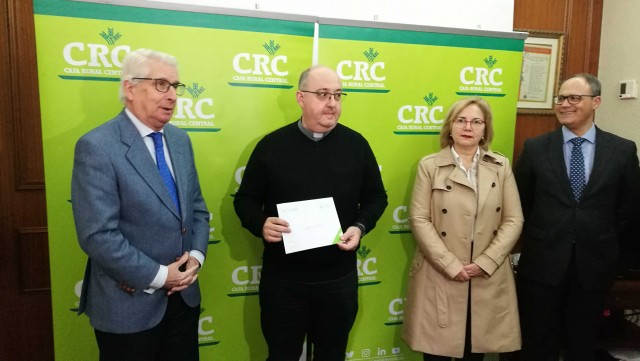 Caja Rural Central beca con 10.000 euros a alumnos de la Fundación San José Obrero en Orihuela