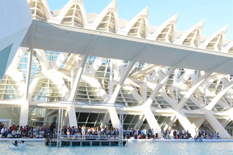 El Museu de les Ciències ofrece charlas de ciencia y observaciones a través del telescopio