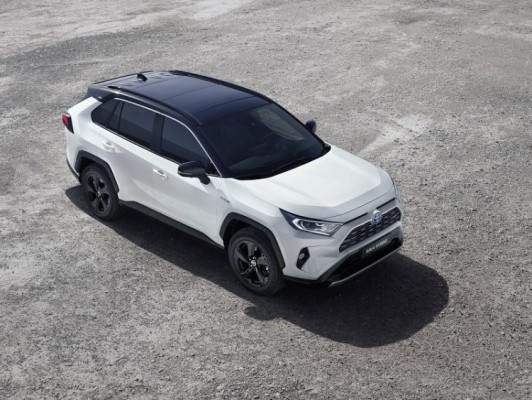 Toyota venderá este año más de 11.000 unidades del nuevo RAV4 hybrid
