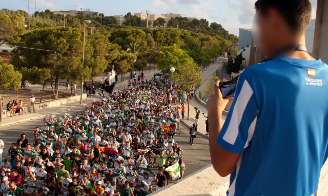 La Federación de Peñas del Elche anima a no acudir al Rico Pérez en señal de protesta por los precios