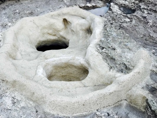 De coves, bruixes, bandolers i llegats arqueològics