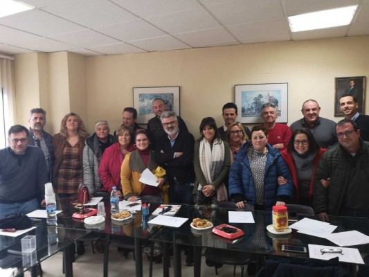 Los minoristas elevan al PP sus propias cuentas en Comercio: más promoción y una web de compras 