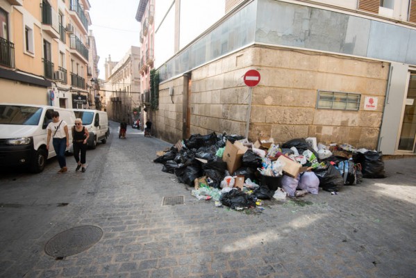 El avispero de la basura: control, relevo de técnicos, más pagos y ruptura del tripartito