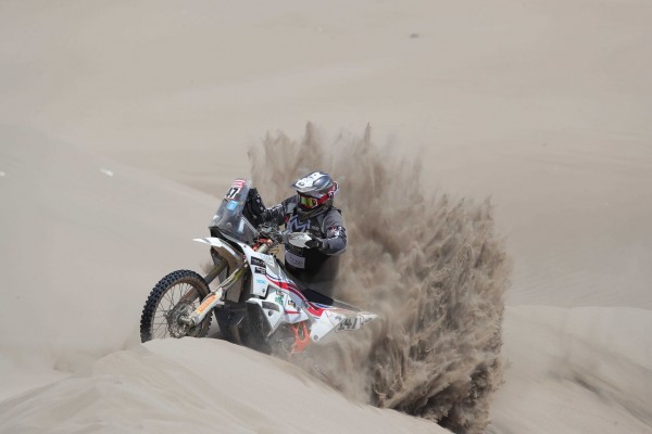 Brabec desbanca a Quintanilla en motos tras la victoria de etapa de Sunderland

