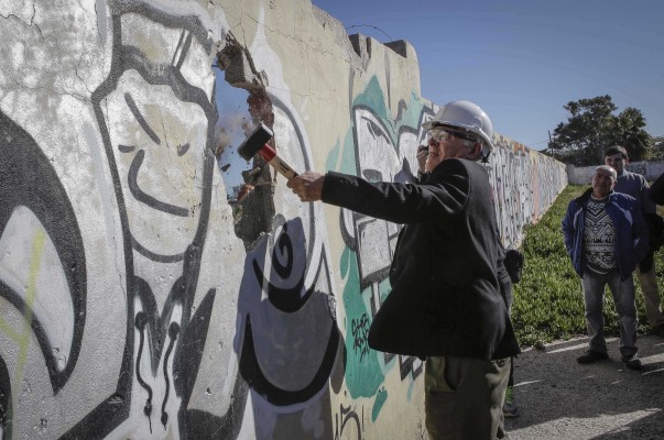 32 años después, cae el muro de Nazaret