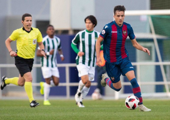 El Atlético Levante choca con el meta del Teruel
