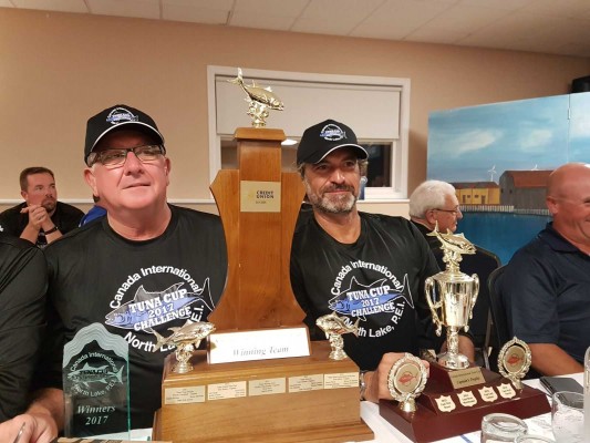 Dos valencianos vencen en el internacional de pesca de atún gigante en Canadá