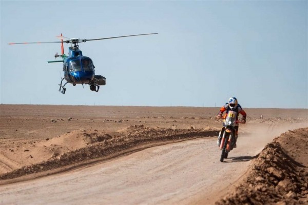 Al-Attiyah refuerza su liderato y Sunderland aprieta en motos
